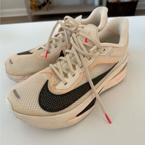 Nike Women's Zoom Fly 6